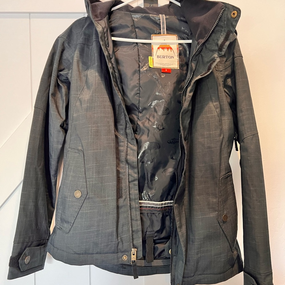 Black burton snowboard jacket size small